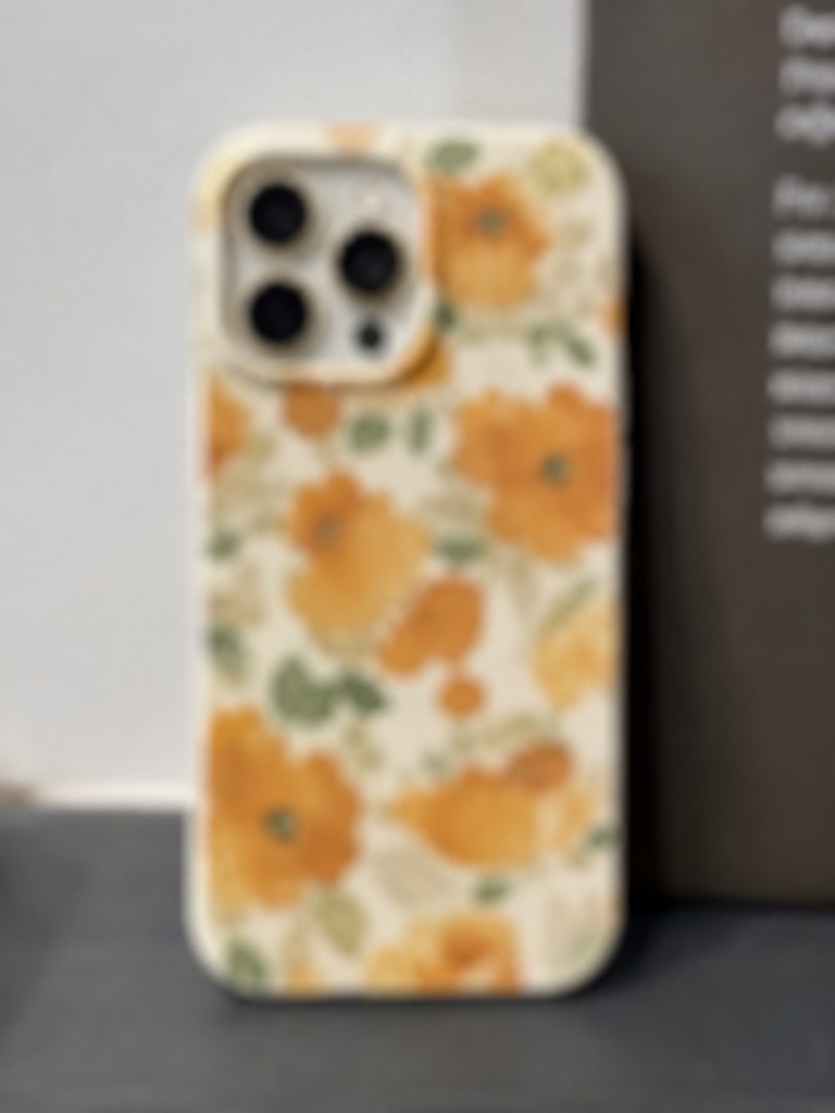 发糊的花卉手机壳实拍原图
